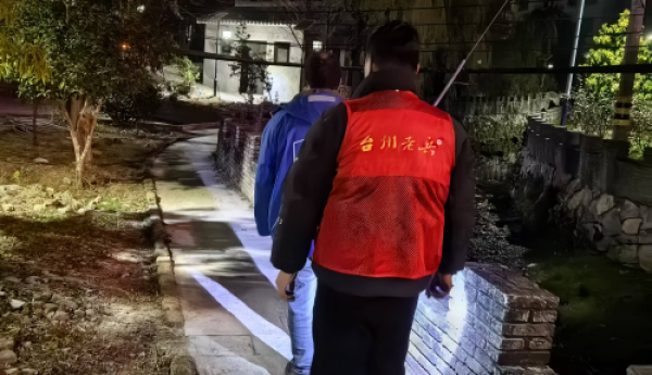天台白鹤：守护黑夜，民兵连长在巡逻